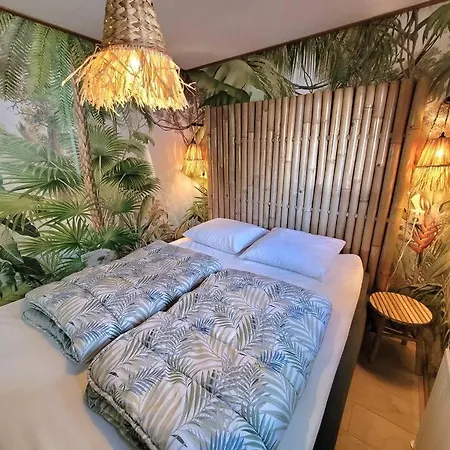 Welkom In De Jungle Oase! בקתה פוטן